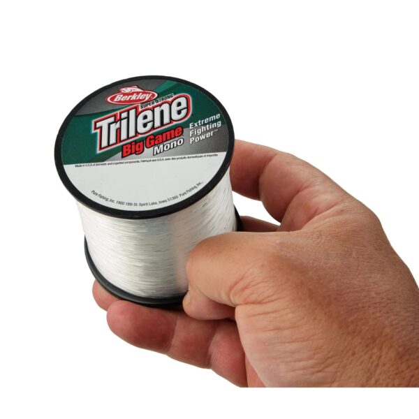 Berkley Trilene Big Game Clear Monofil in der Hand