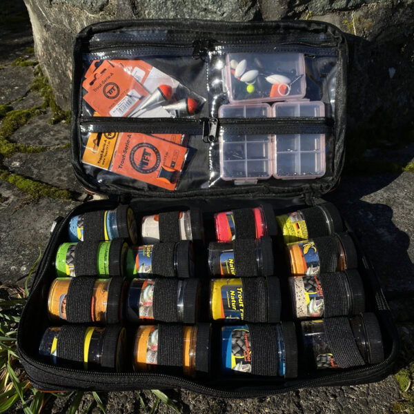 FTM TFT Forellenteigtasche Zubehörtasche für 16 Teiggläser und Zubehör komplett gefüllt mit Teiggläsern und Angelzubehör